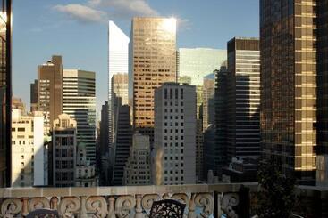 هتل Warwick New York