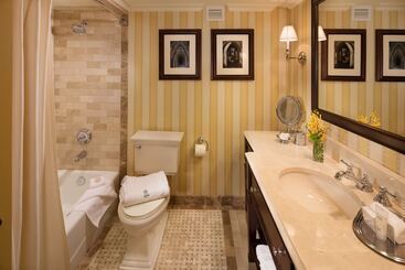 هتل Washington Duke Inn & Golf Club