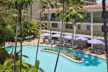 Wayfinder Waikiki   Voted Top 10 Best Hotels In Hawaii!