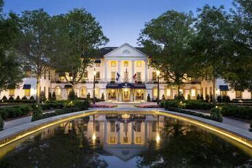 هتل Williamsburg Inn, An Official Colonial Williamsburg