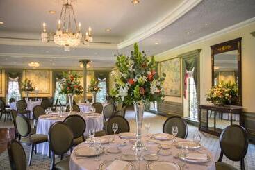 هتل Williamsburg Inn, An Official Colonial Williamsburg