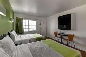 Motel 6visalia, Ca