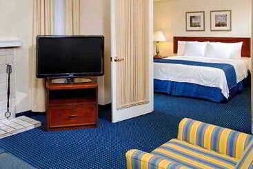 اقامتگاه Sonesta Es Suites Ann Arbor