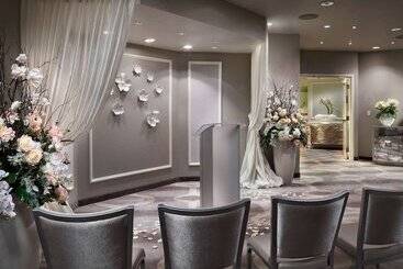 استراحتگاه The Strat Hotel, Casino & Tower