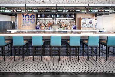 استراحتگاه The Strat Hotel, Casino & Tower