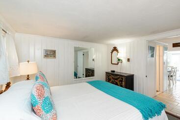 The Masthead Resort