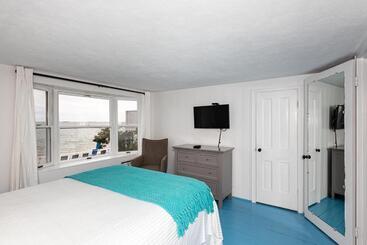 The Masthead Resort