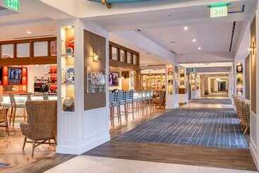The Waterfront Beach Resort, A Hilton - Huntington Beach