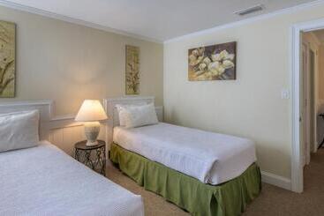 Villas By The Sea Resort & Conference Center