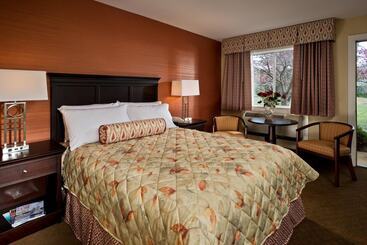 Wellfleet Motel And Lodge