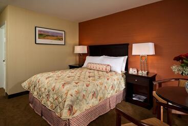 Wellfleet Motel And Lodge