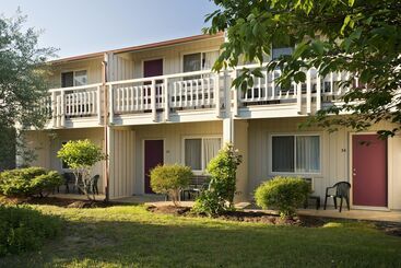 Wellfleet Motel And Lodge