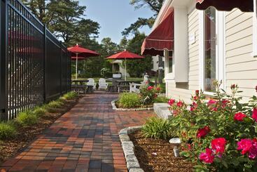 Wellfleet Motel And Lodge