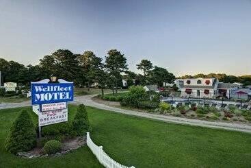 Wellfleet Motel And Lodge