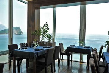 Avala Resort & Villas