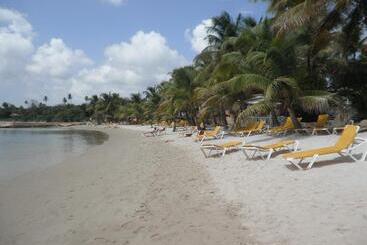 Coco Reef Resort And Spa