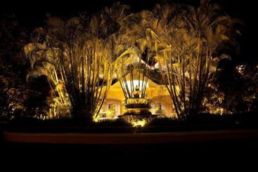 Coco Reef Resort And Spa