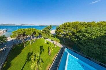 هتل Adriatic