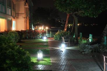 هتل Blue Orchids Beach