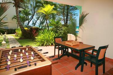 هتل Blue Orchids Beach