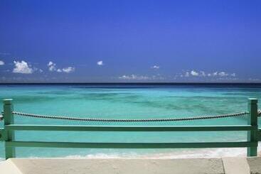 هتل Blue Orchids Beach