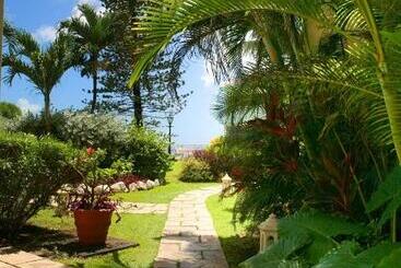 هتل Blue Orchids Beach