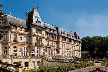 هتل Chateau De Montvillargenne
