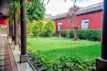 هتل Convento Santa Catalina By Ahs