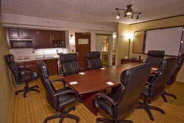 هتل Courtyard By Marriott Lansing