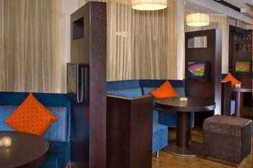 هتل Courtyard By Marriott Lansing