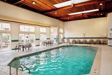 هتل Courtyard By Marriott Lansing