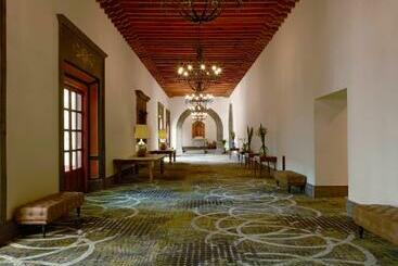 هتل Fiesta Americana Hacienda Galindo Resort & Spa