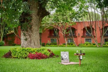 هتل Fiesta Americana Hacienda Galindo Resort & Spa