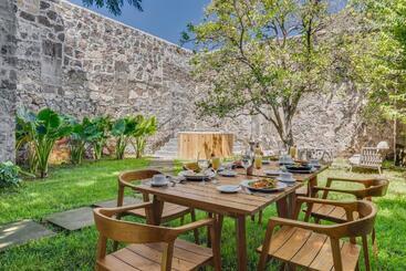 هتل Fiesta Americana Hacienda Galindo Resort & Spa