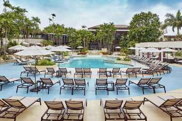 هتل Hilton Trinidad & Conference Centre