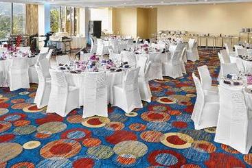 هتل Hilton Trinidad & Conference Centre