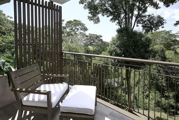 هتل Hilton Trinidad & Conference Centre