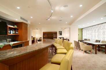 هتل Hilton Trinidad & Conference Centre