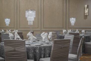 هتل Holiday Inn Winnipeg South, An Ihg