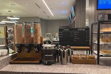 هتل Holiday Inn Winnipeg South, An Ihg