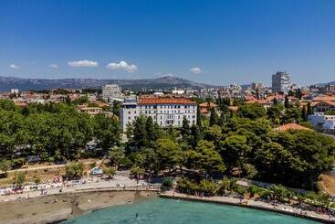 هتل Park Split