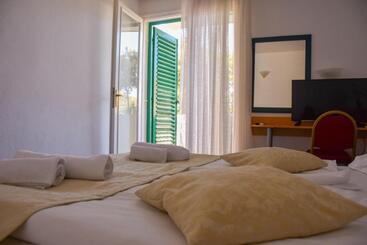 هتل Sirena Hvar