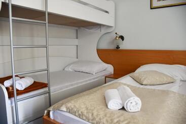 هتل Sirena Hvar