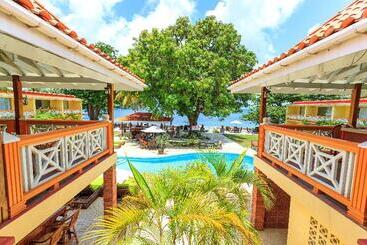هتل Sunset Shores Beach