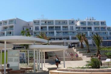 هتل Isabella Island Resort Valamar Collection
