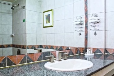 استراحتگاه Accra Beach Hotel & Spa