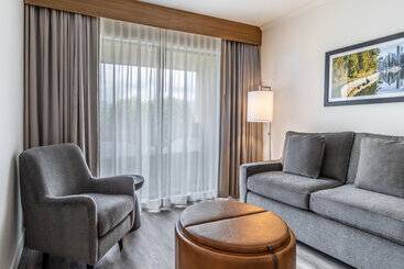 Atrium Hotel Vancouver