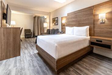 Atrium Hotel Vancouver