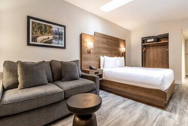 Atrium Hotel Vancouver