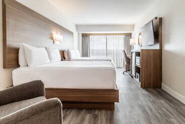 Atrium Hotel Vancouver